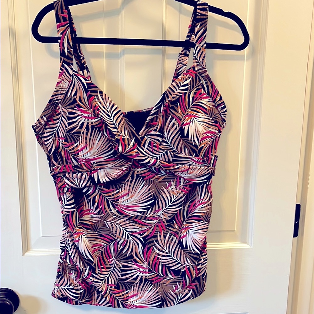 Women's Tankini Top Lands End w// underwire D cups Size 14D
